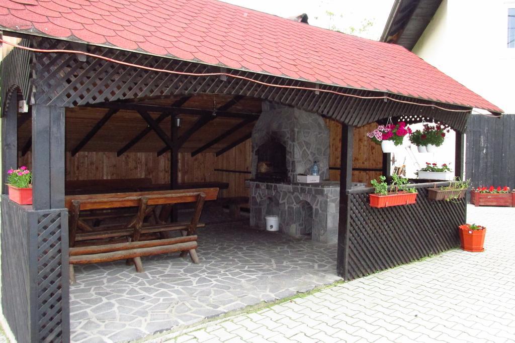 Casa Enescu Hotel Бран Екстериор снимка
