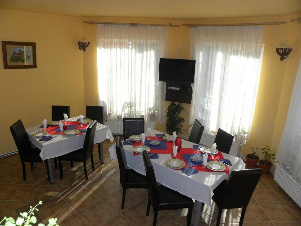 Casa Enescu Hotel Бран Екстериор снимка