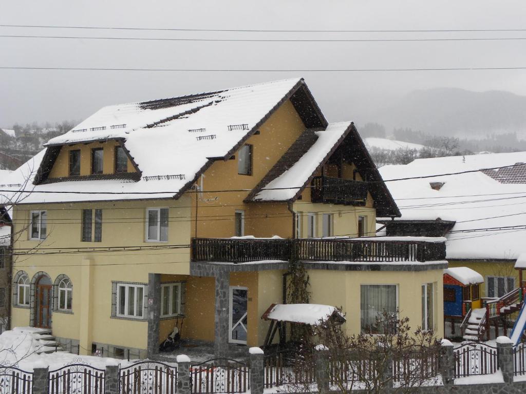 Casa Enescu Hotel Бран Екстериор снимка
